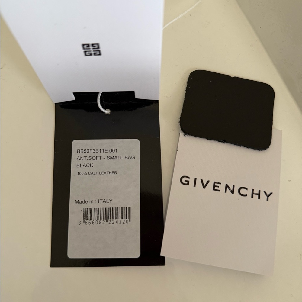 Givenchy Smooth Calfskin Small Soft Antigona Black - Picture 16 of 16